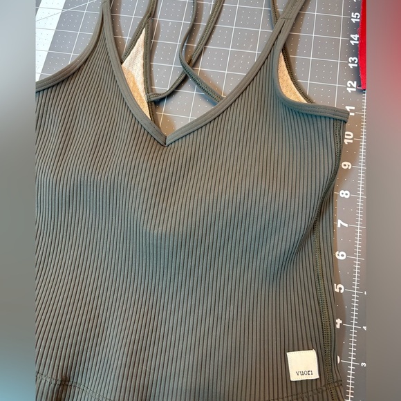 Vuori Rib Crop Tank - Picture 3 of 4